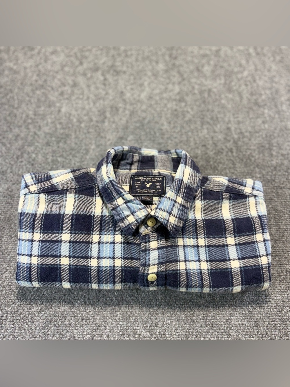 AMERICAN EAGLE OUTFITTERS Mens Sz L Long Sleeves Buttom Up Plaid Flannel Shirt